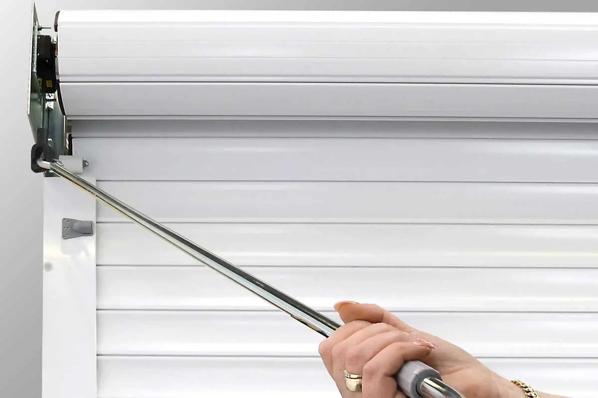 باز کردن کرکره برقی بدون ریموت | راهنمای عملی 1 باز کردن کرکره برقی بدون ریموت